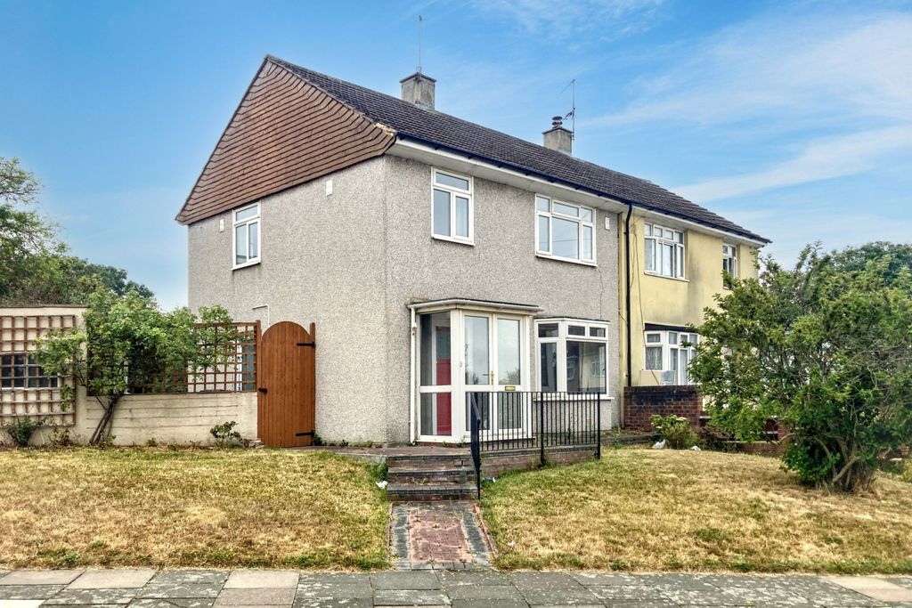 Property photo 1 of 7 124 Frinstead Road, Erith, Kent, Da8 3Lb