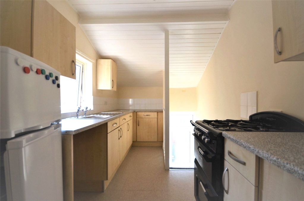 Property photo 3 of 6 Kitchen