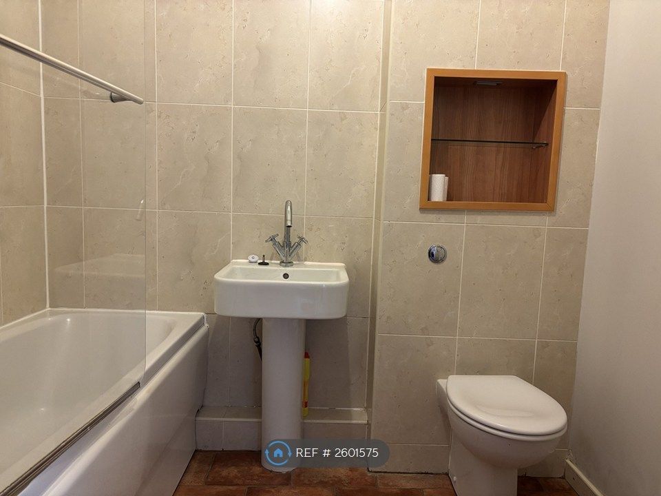 Property photo 2 of 17 Bathroom