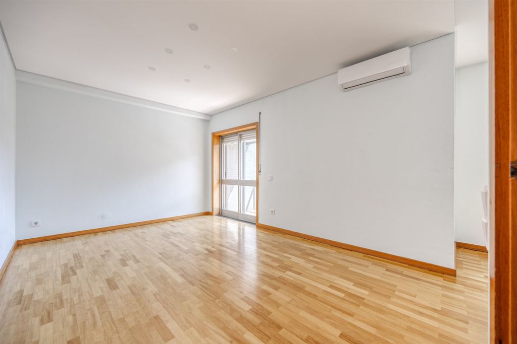 Property photo 3 of 29