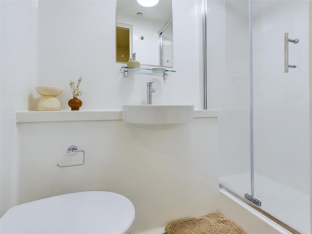 Property photo 1 of 28