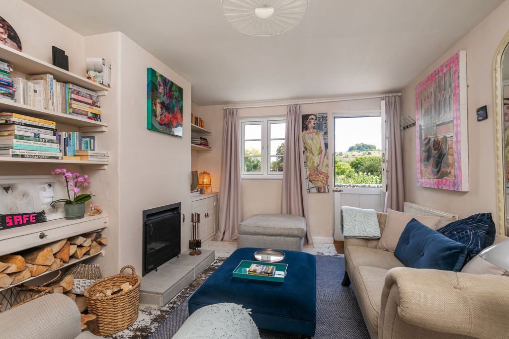 Property photo 2 of 10