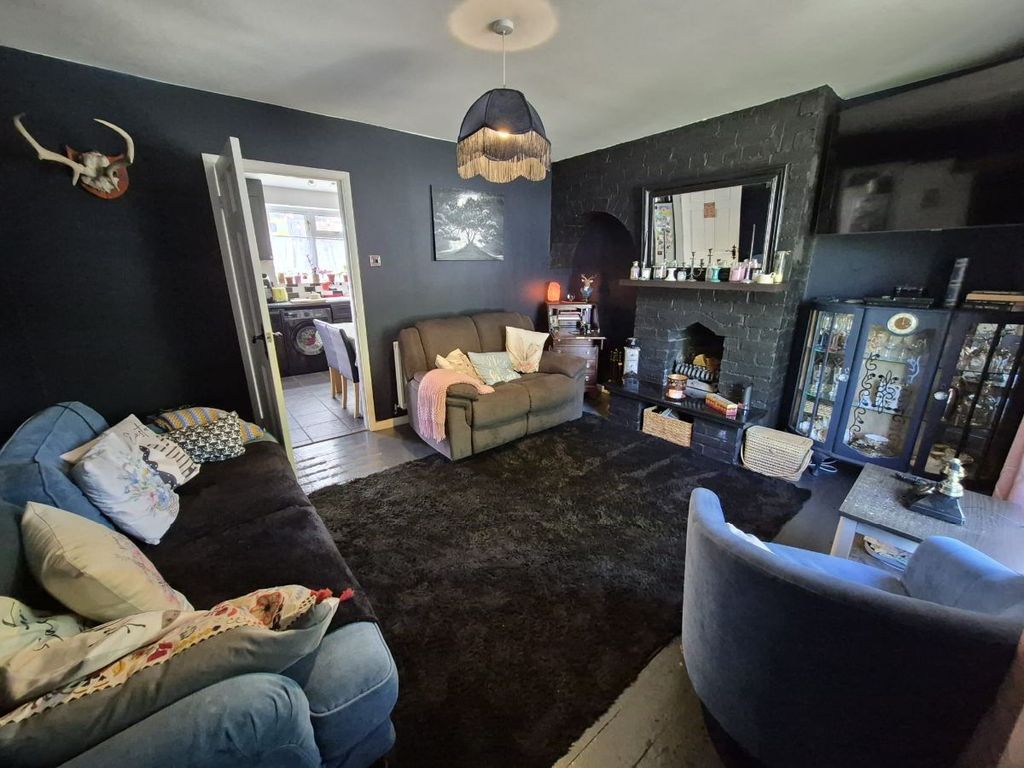 Property photo 2 of 26