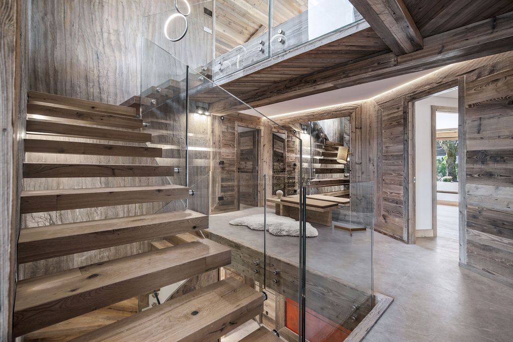 Property photo 2 of 12 Chamonix Chalet For