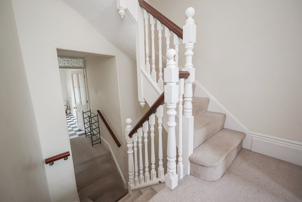 Property photo 2 of 18 4873553