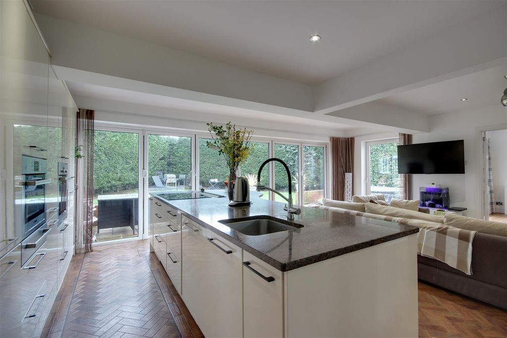 Property photo 2 of 26 Living Kitchen