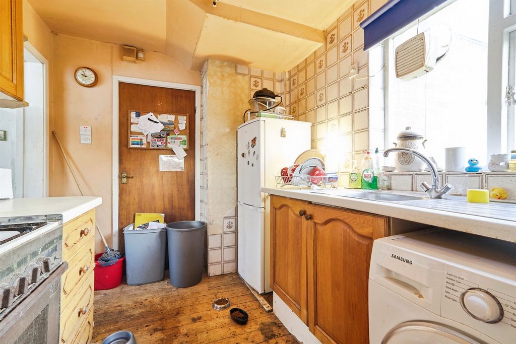 Property photo 3 of 17