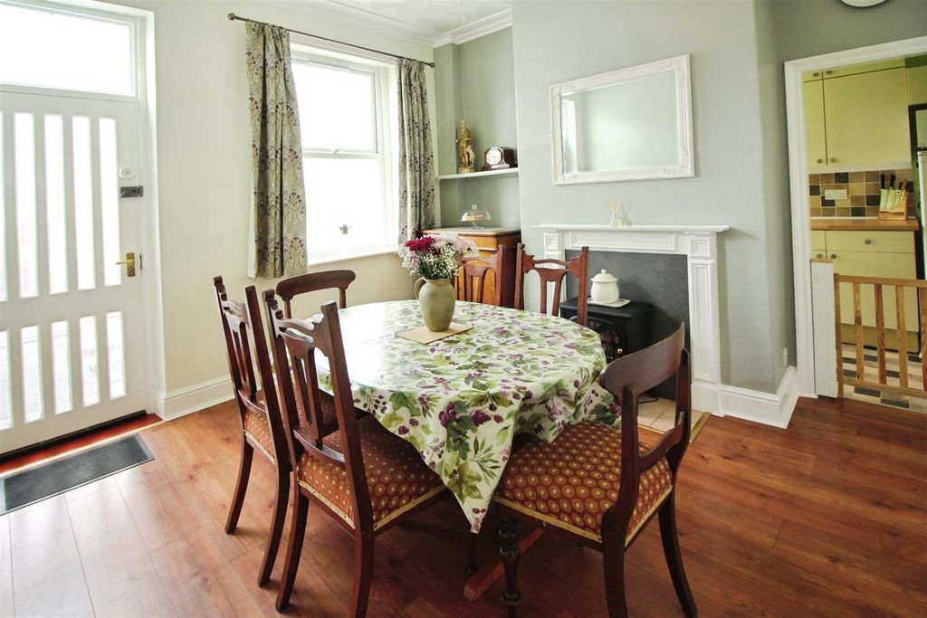 Property photo 3 of 21 Dining Room