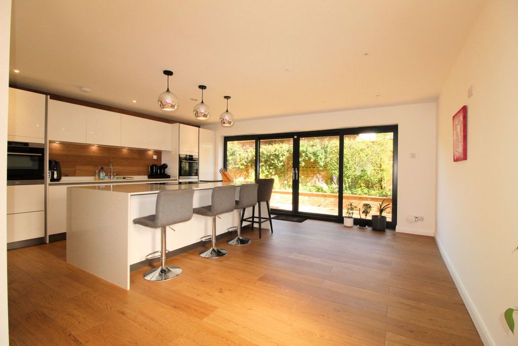 Property photo 2 of 23 Img_2927