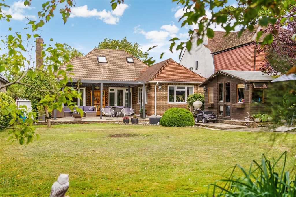 Property photo 1 of 22 Yew Tree Bottom Road,  (20Of46)-40.Jpg