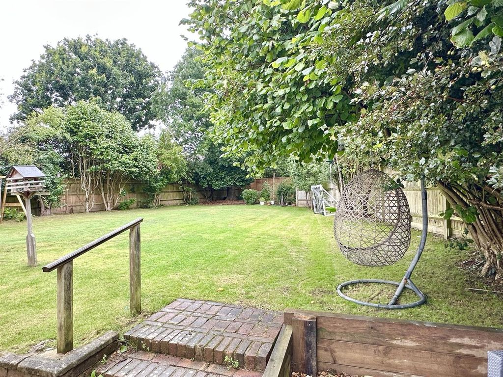 Property photo 3 of 25