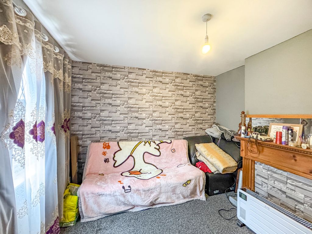 Property photo 2 of 11 Lounge