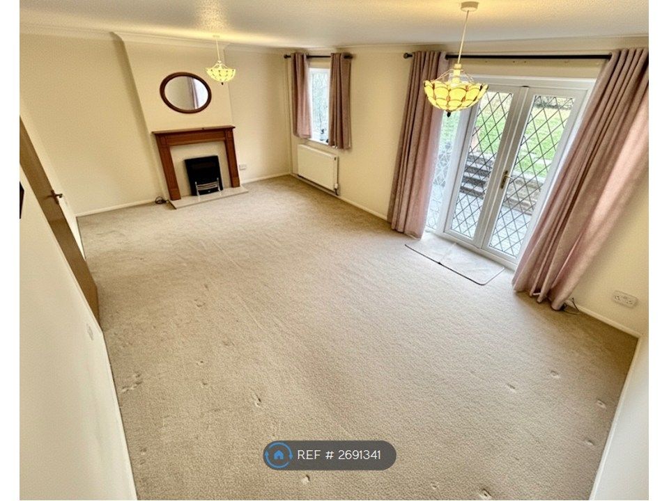 Property photo 2 of 7 Living Room