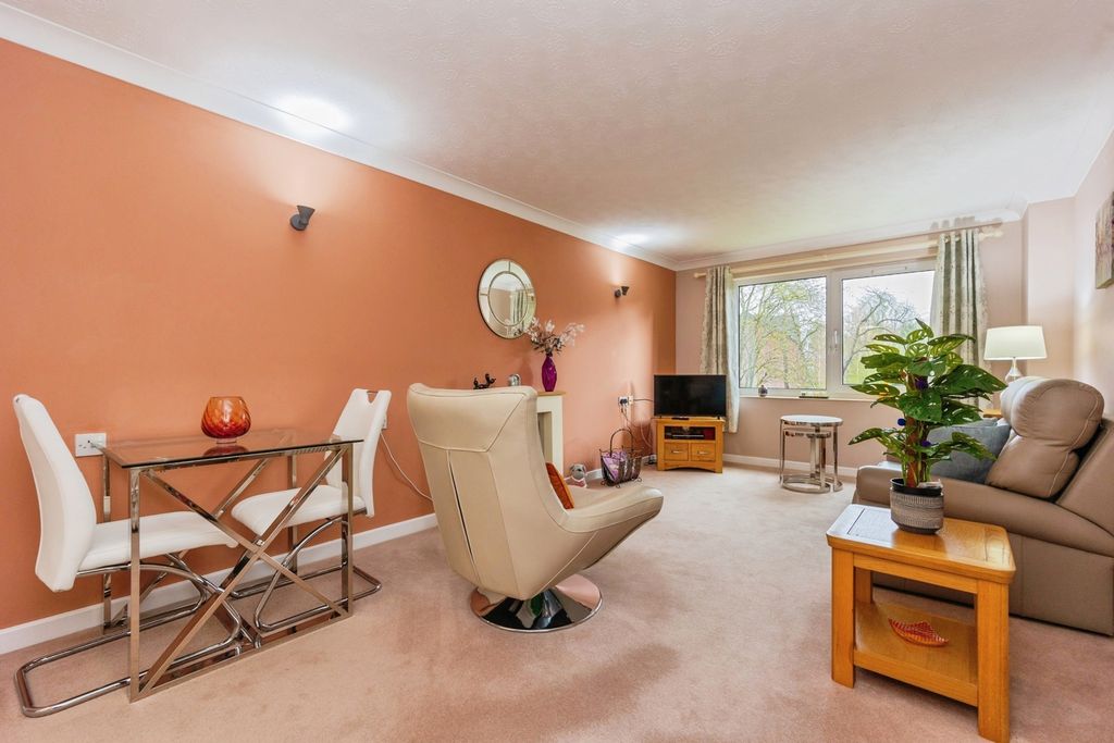 Property photo 2 of 19 Pbox-Img.Jpg