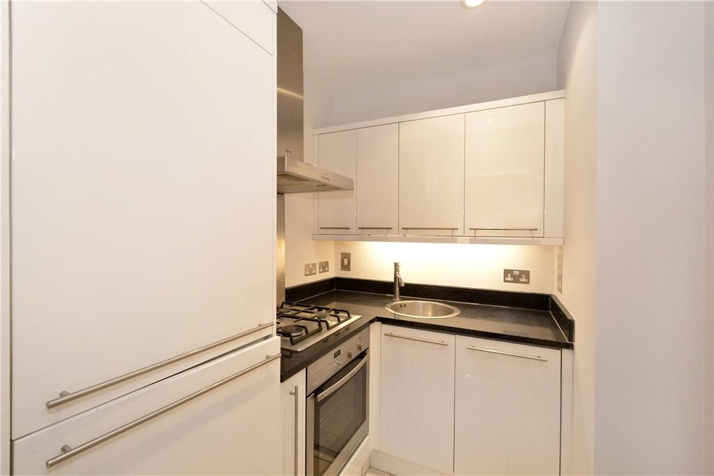 Property photo 3 of 5 Picture No. 06