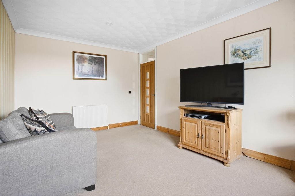 Property photo 3 of 26 46CC_Lounge-0005.Jpg