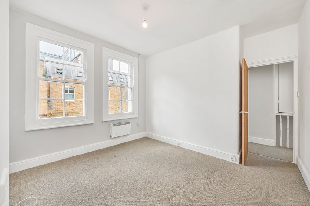 Property photo 3 of 11 Picture No. 17