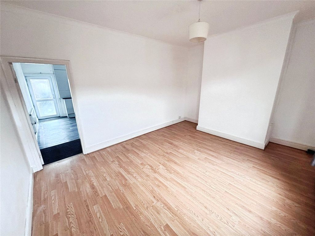 Property photo 2 of 9 Lounge