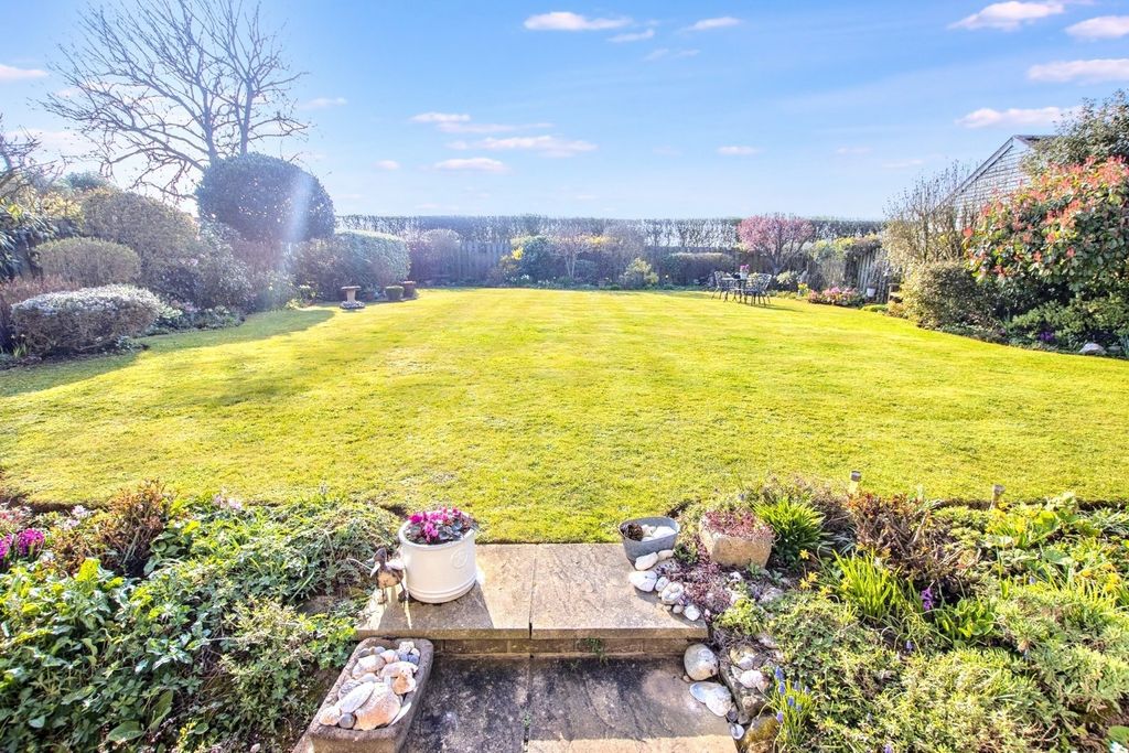 Property photo 3 of 34 4023936