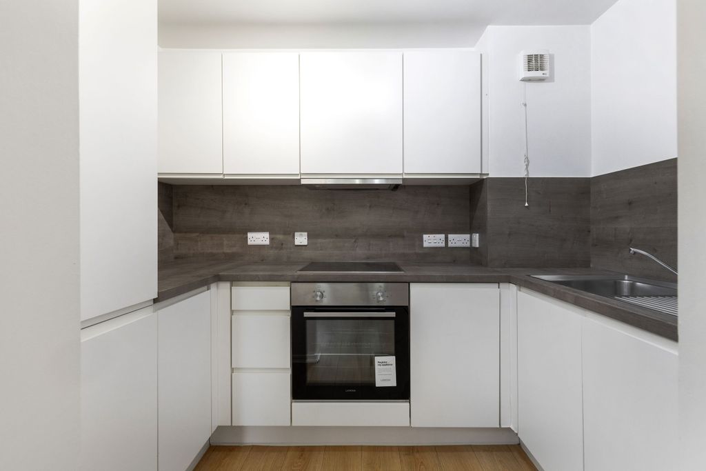 Property photo 1 of 10 Kitchen (Example)