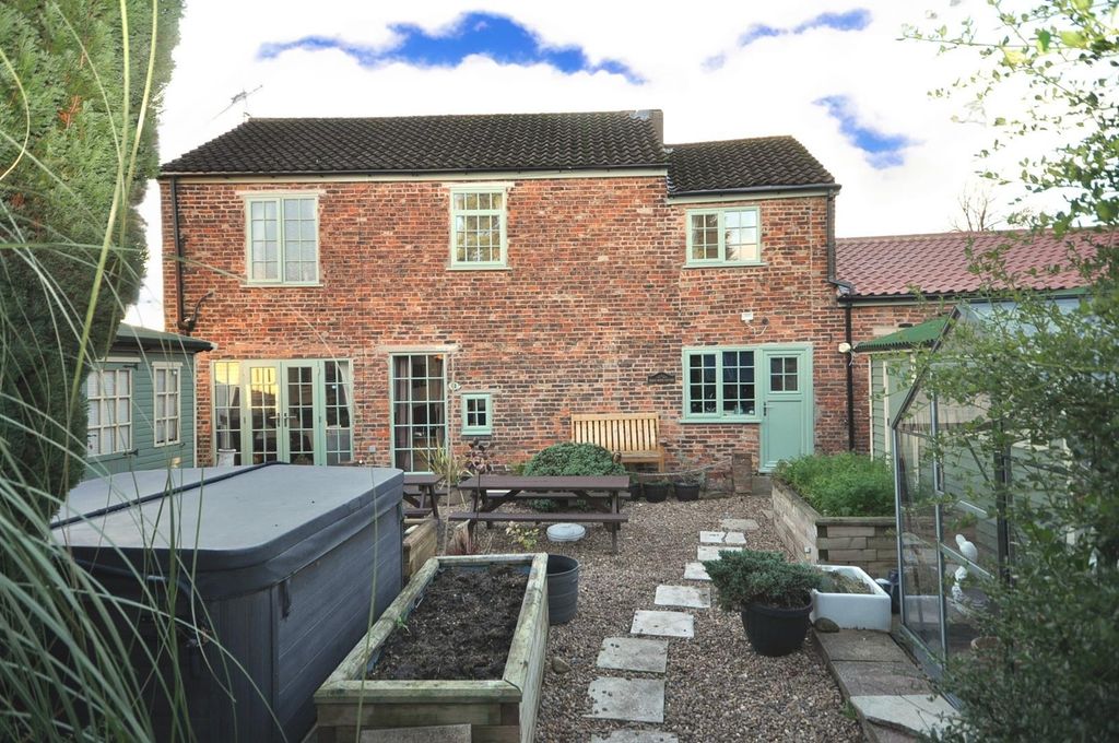 Property photo 1 of 31 Dsc_0547 A.Jpg