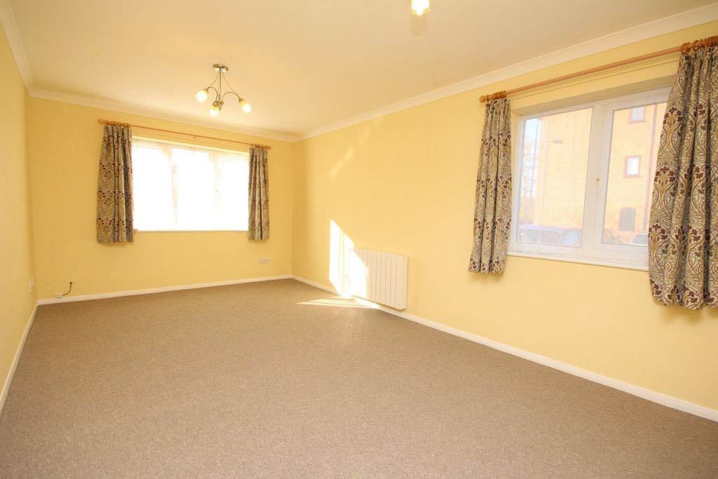 Property photo 3 of 9