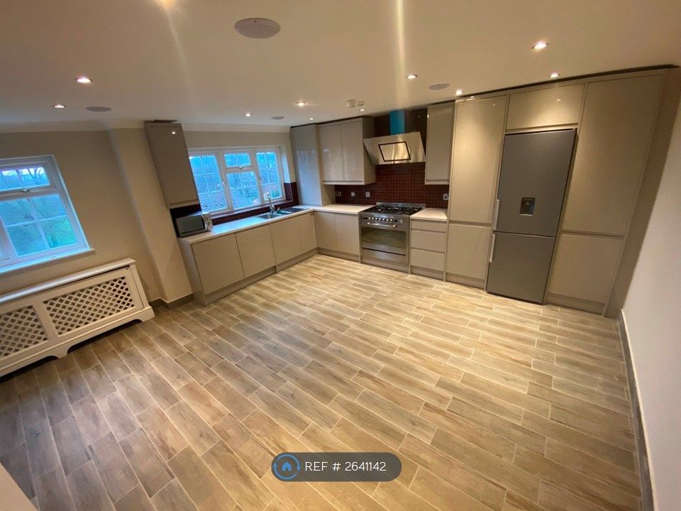 Property photo 2 of 22 Kitchen