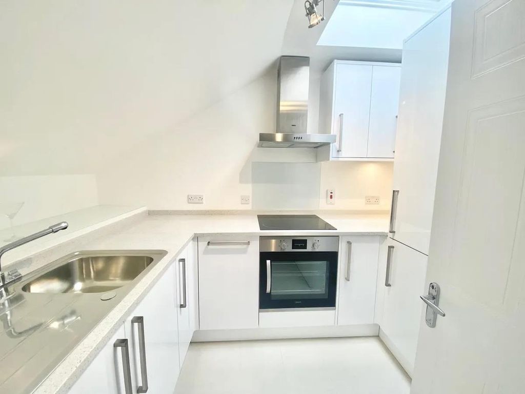 Property photo 2 of 10 Kitchen 2.Jpg