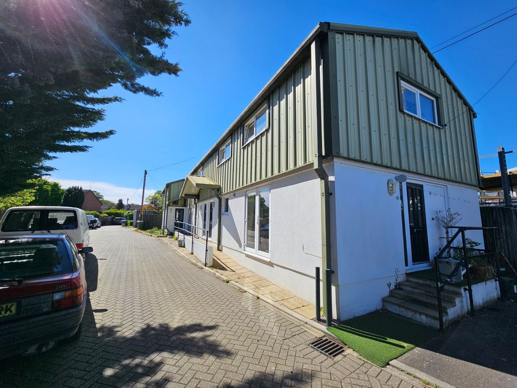 Property photo 2 of 3 Picture No. 04