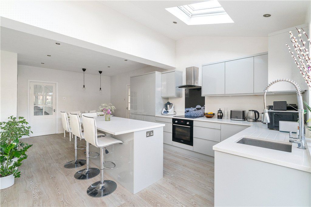 Property photo 3 of 17 Dining Kitchen