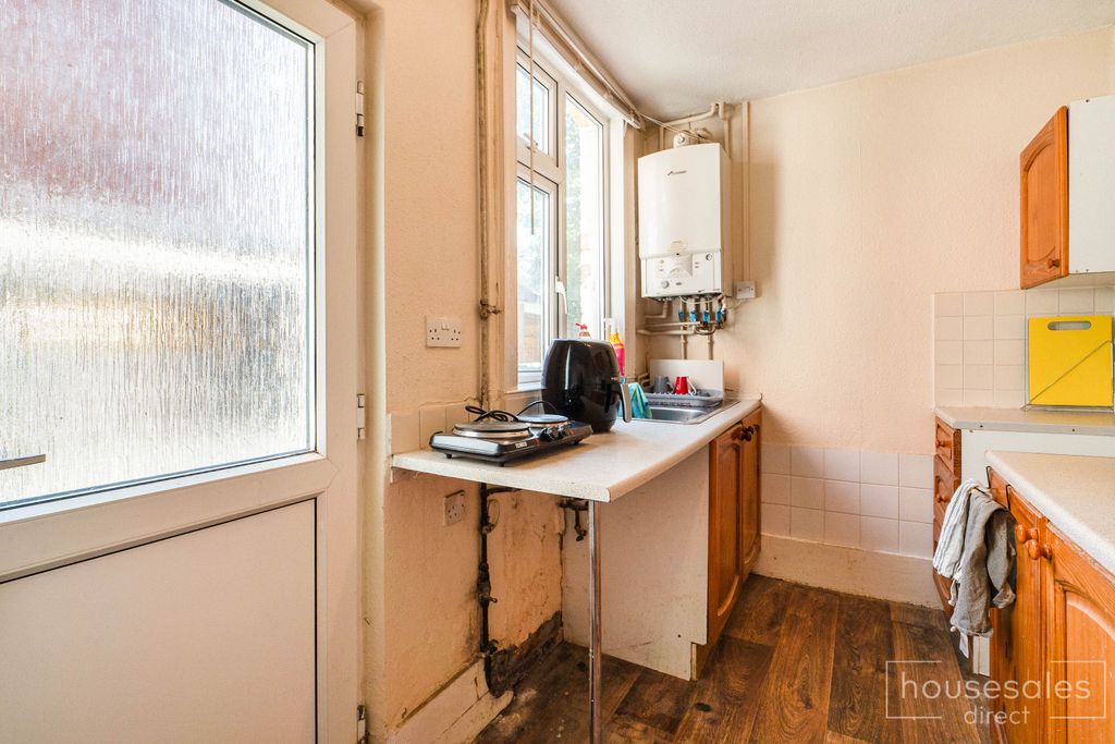 Property photo 3 of 7