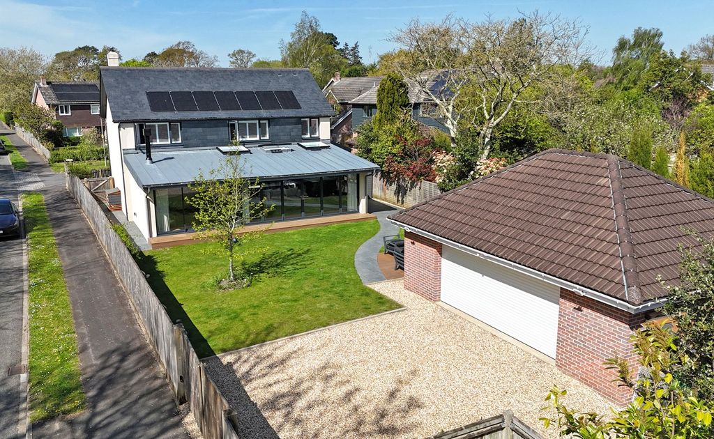 Property photo 2 of 37 Picture No. 04