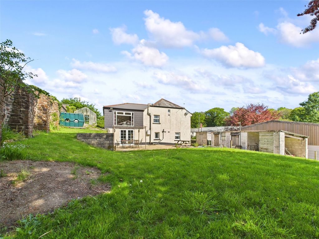 Property photo 2 of 34 Picture No. 77