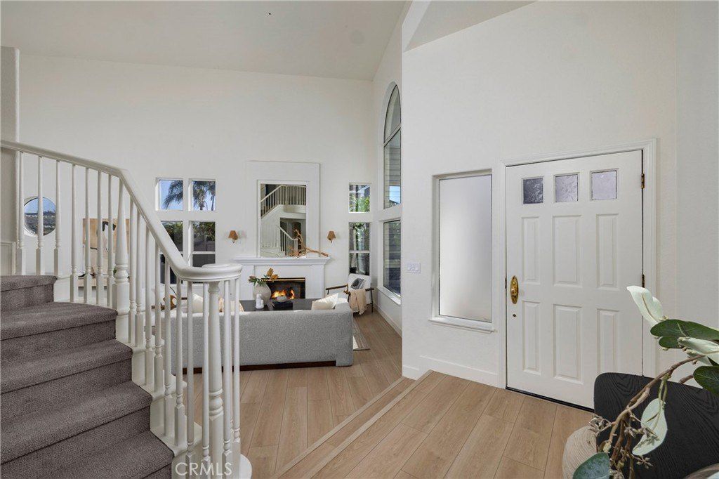 Property photo 3 of 34