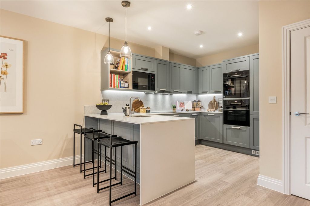 Property photo 3 of 12 Kitchen