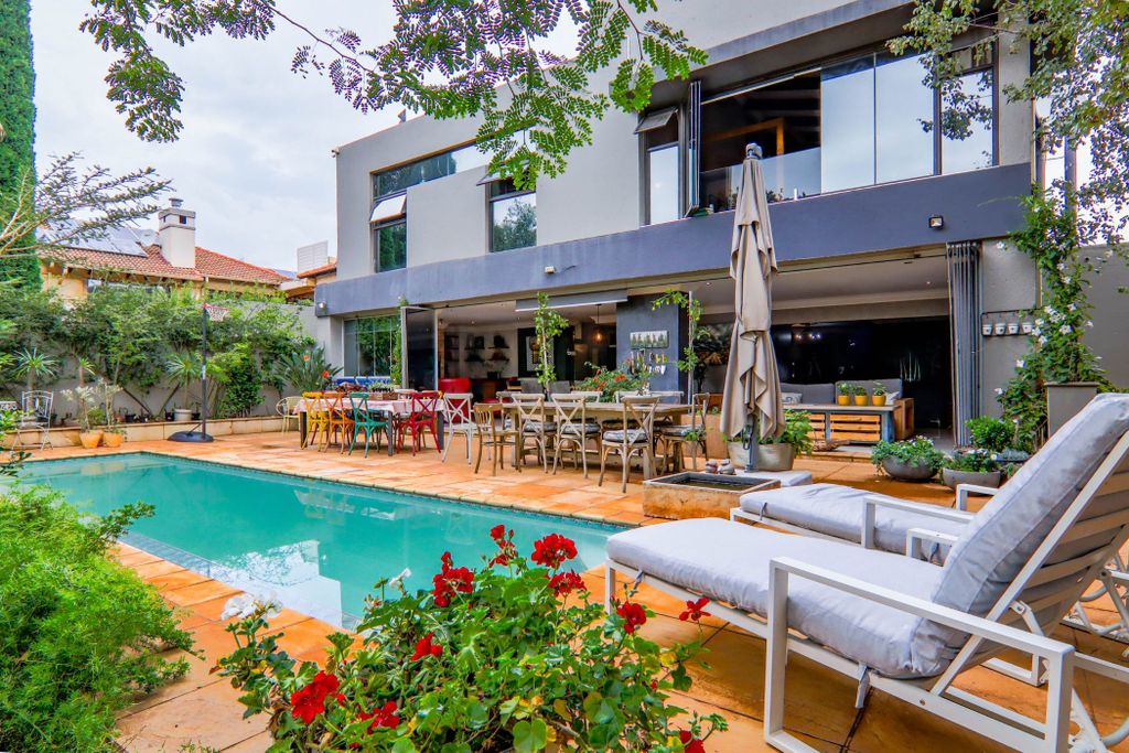 Property photo 1 of 80 Cn1693731