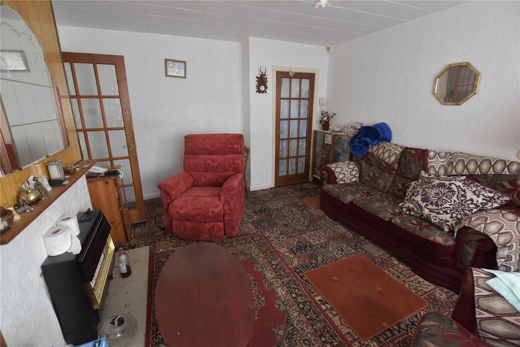 Property photo 3 of 12 Picture No. 02