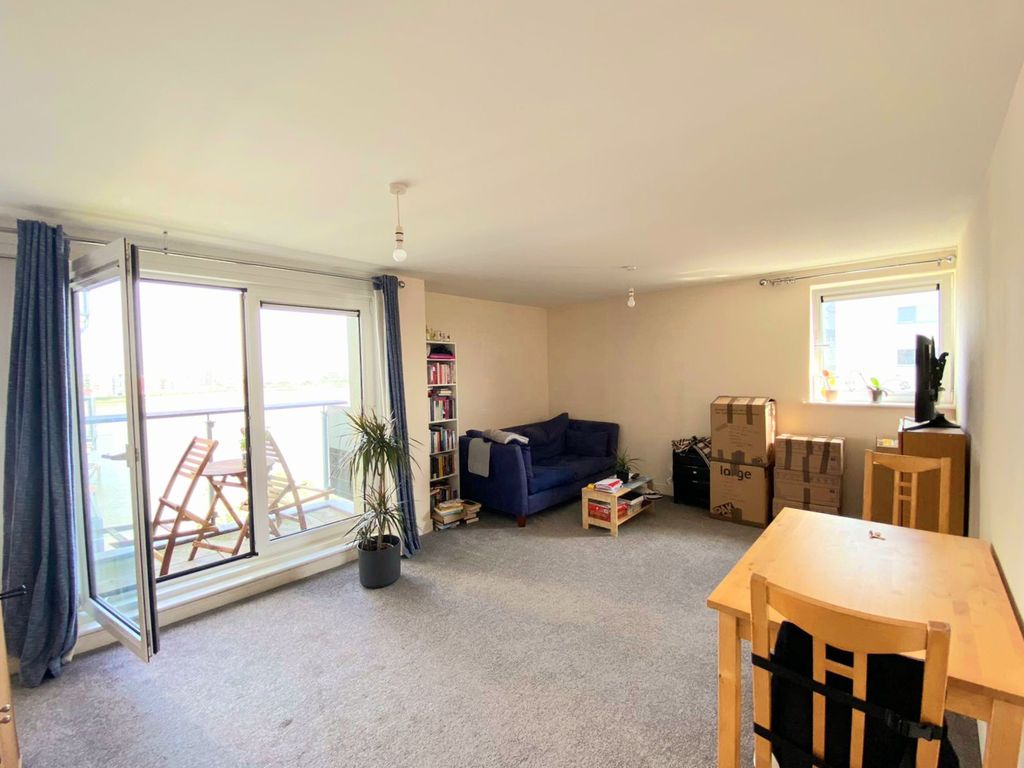 Property photo 2 of 8