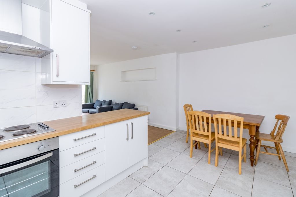 Property photo 1 of 10 71743