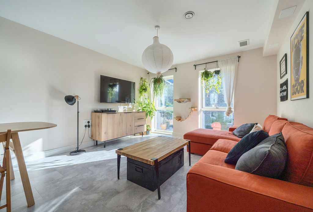 Property photo 3 of 15 1457640-2-6A019Ad...