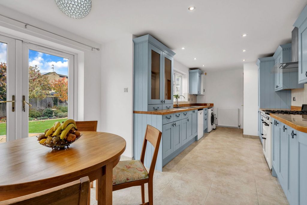 Property photo 3 of 23