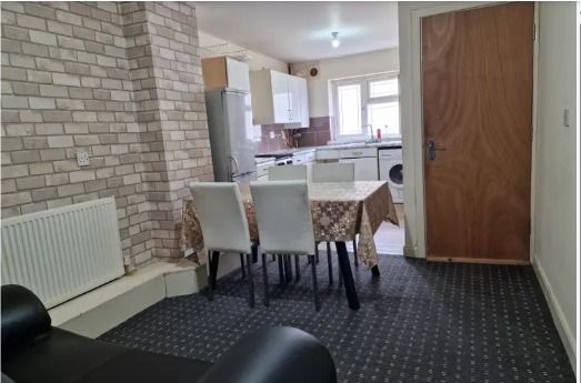 Property photo 2 of 3