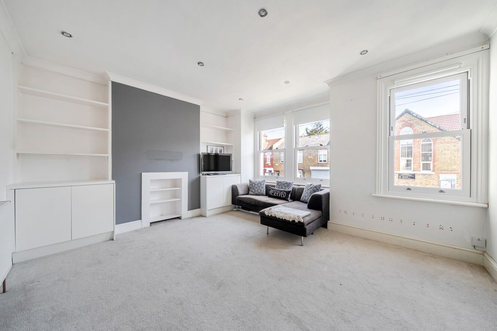 Property photo 2 of 14 1512818-4-6A96991...