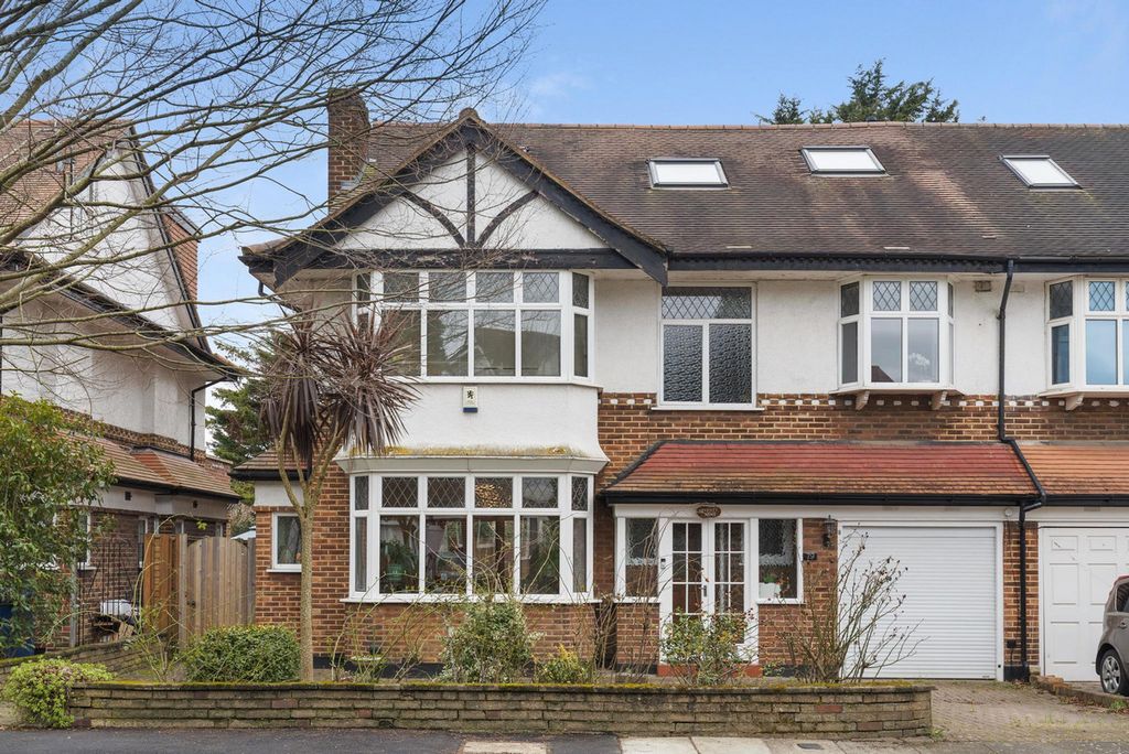 Property photo 1 of 18