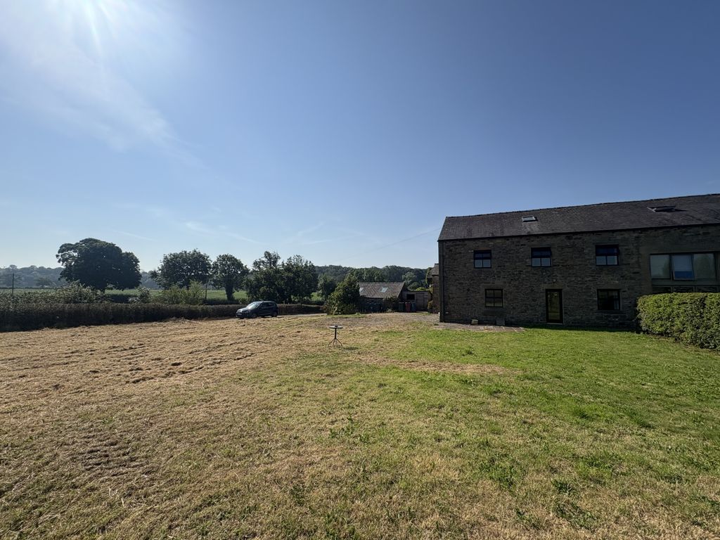 Property photo 3 of 5