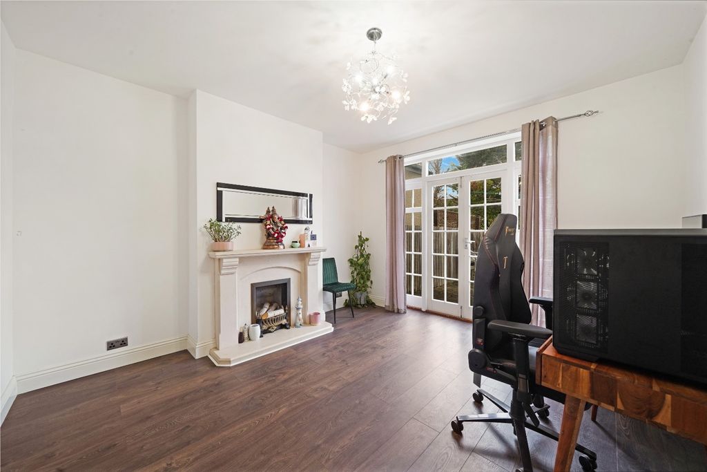 Property photo 3 of 14 5604494