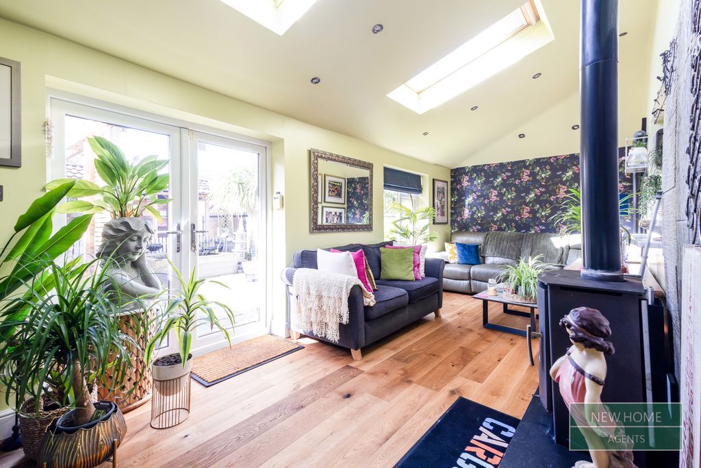 Property photo 3 of 34 Photo 11