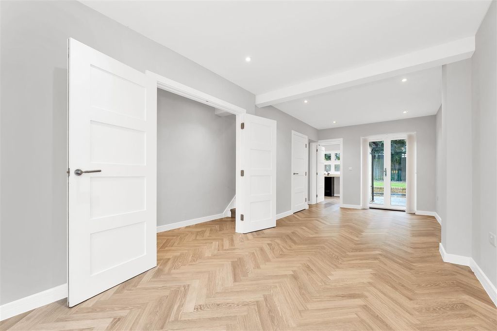Property photo 2 of 21 53 Alpha Road, Cambridge 001.Jpg