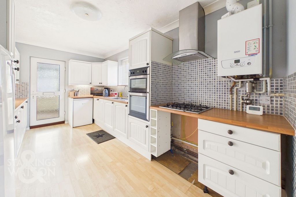 Property photo 3 of 18