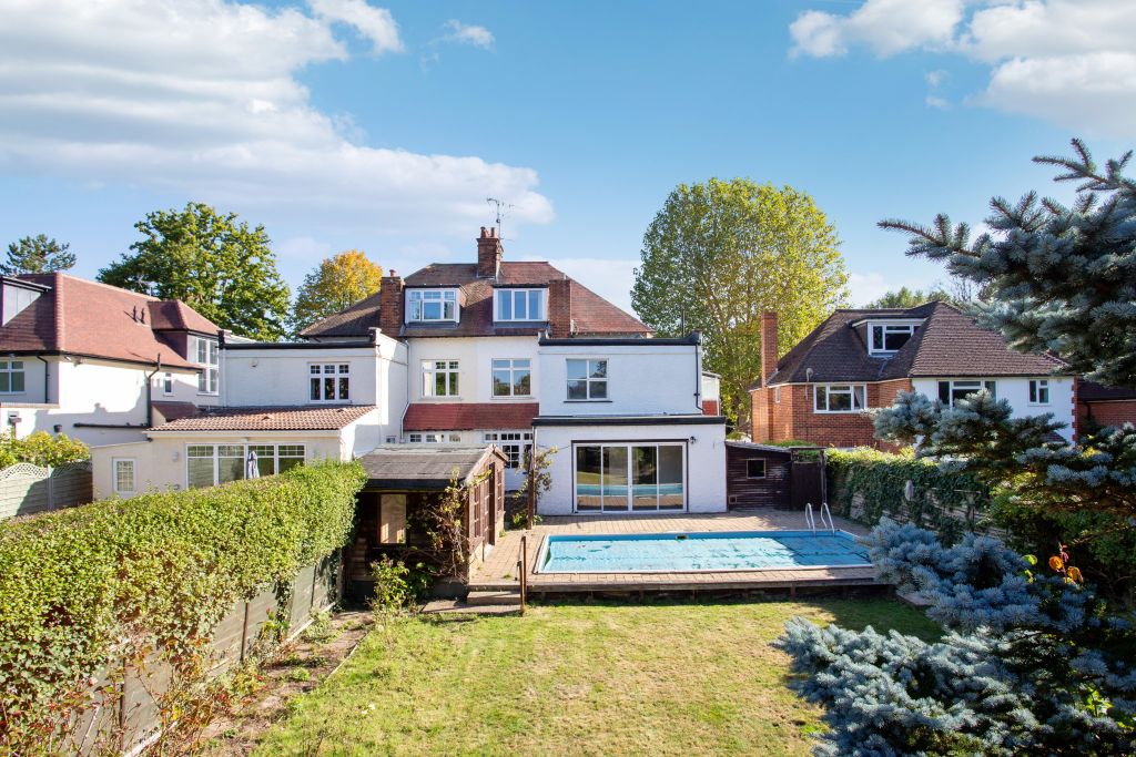 Property photo 3 of 25